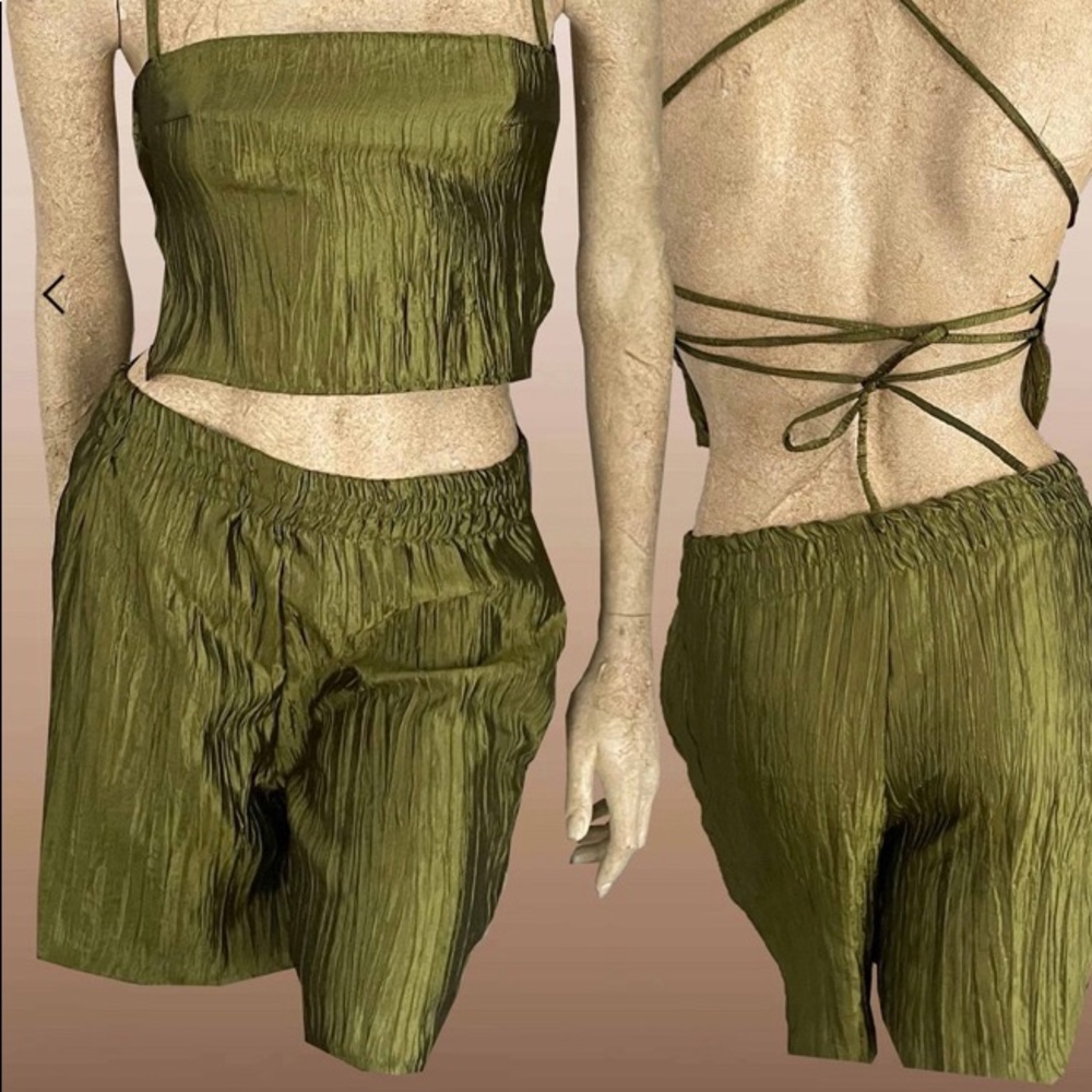 Iridescent olive green basketball shorts by Piatori size XS